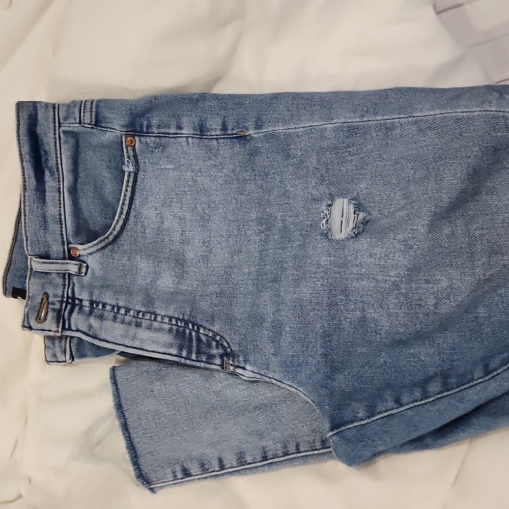 Express distressed light wash jeans